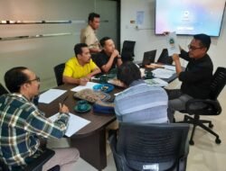 BAGIAN 3 — Idealisme yang Turun dari Meja Gambar ke Ruang Politik