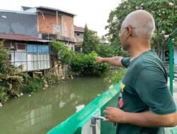 Air di Hulu, Cemas di Hilir: Sapardi dan Ingatan Panjang Warga Gang Mufakat